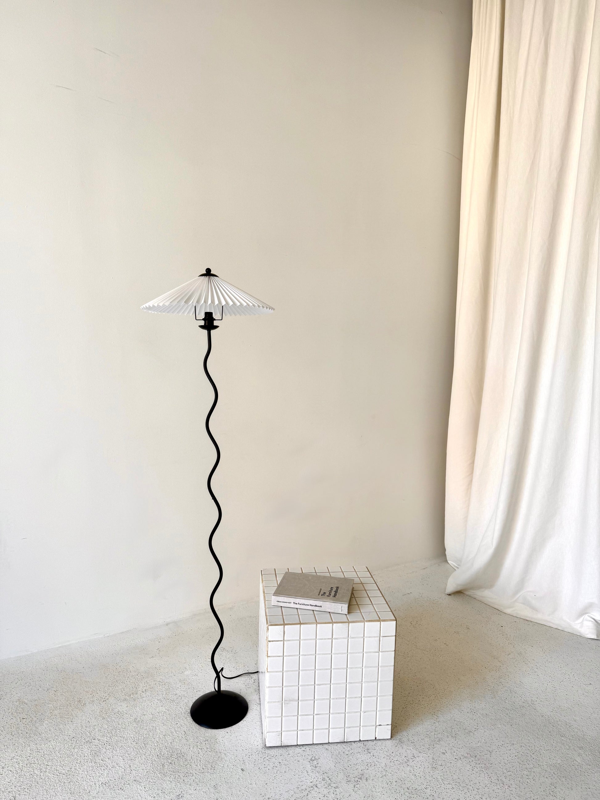 Japandi Wave Floor Lamp