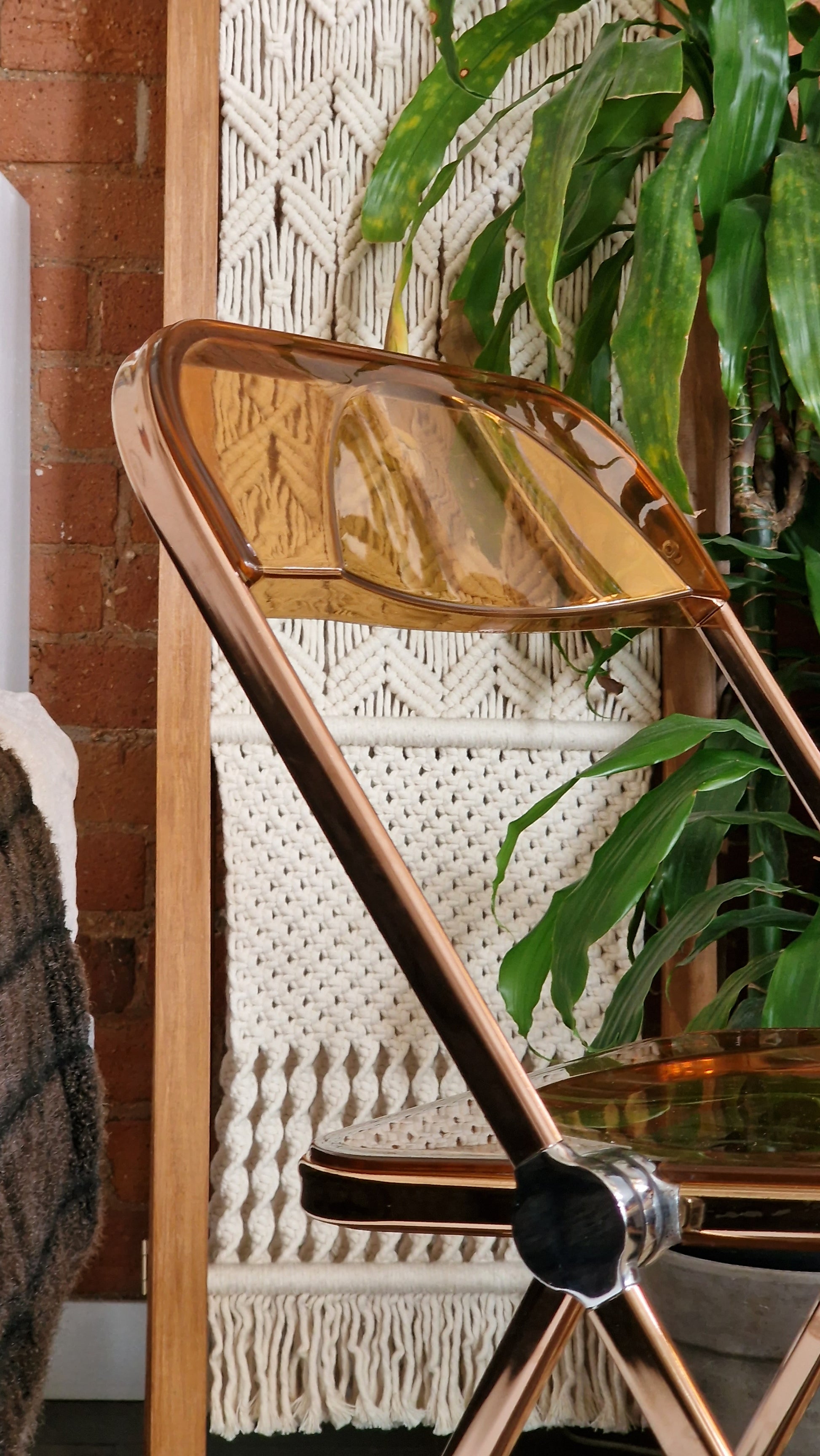 Abu Dhabi - Rose Gold Frame in Caramel Shade
